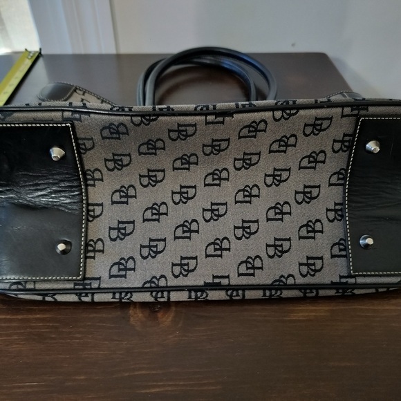 Dooney & Bourke women’s purse - Picture 5 of 5